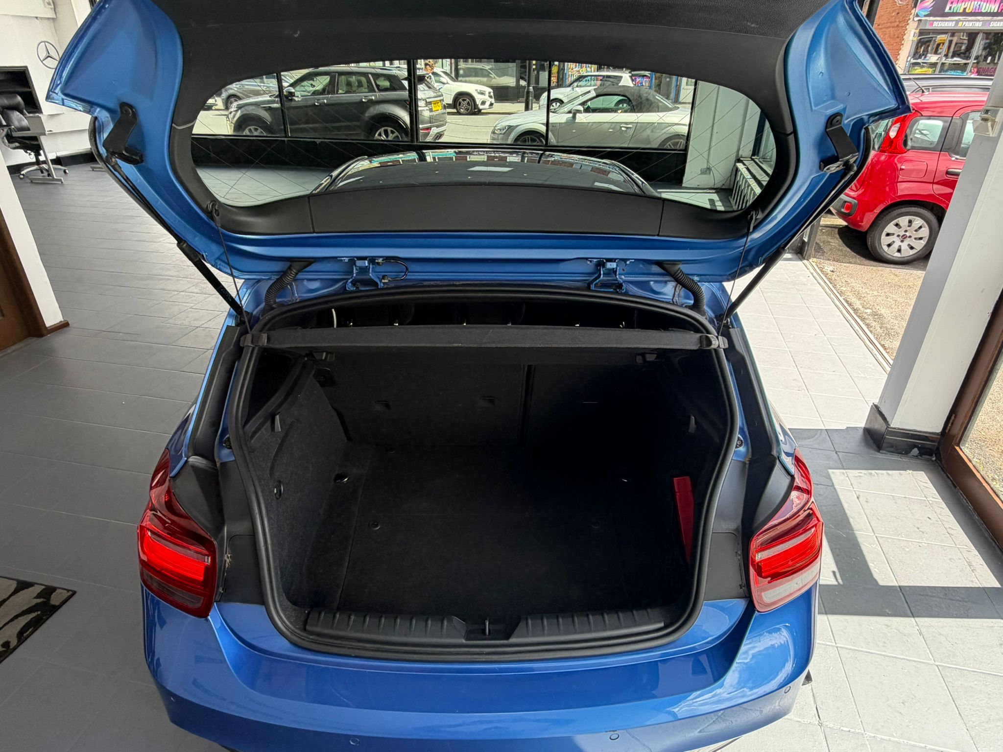 2014 BMW 1 Series 2.0 120d M Sport xDrive Euro 5 (s/s) 5dr image 1