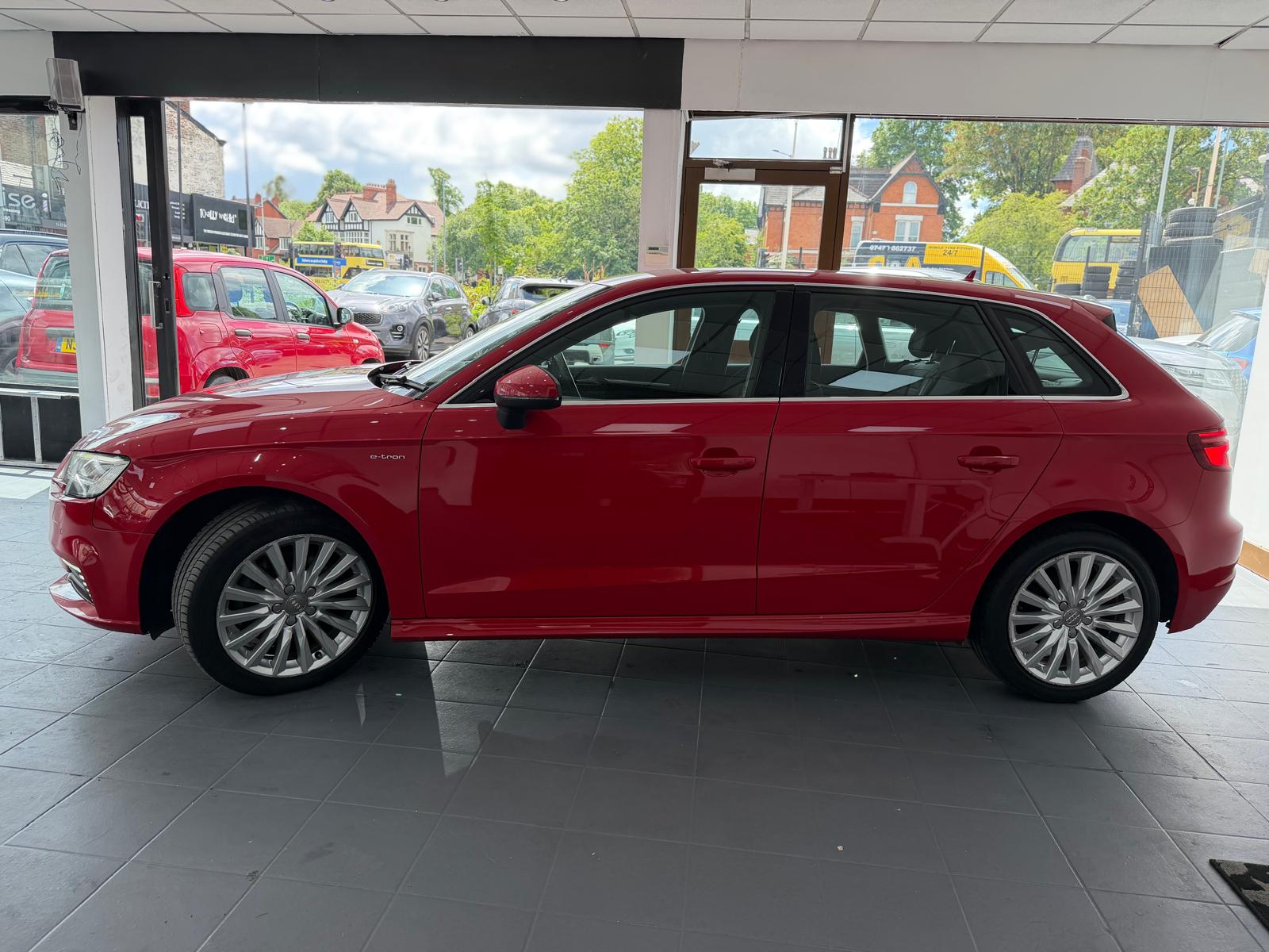 Audi A3 e-tron (2018) 1.4 TFSI e-tron Sportback 5dr Petrol Plug-in Hybrid e-S Tronic Euro 6 8.8kWh (204 ps) image 3