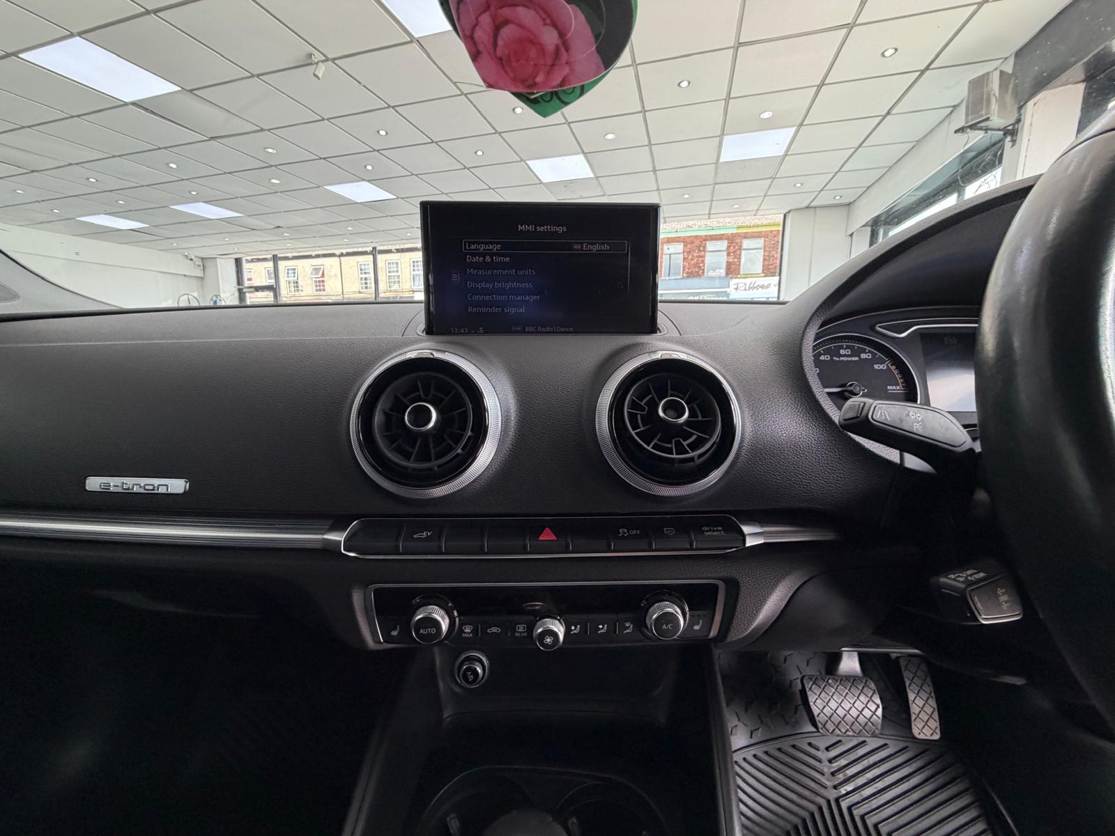 Audi A3 e-tron (2018) 1.4 TFSI e-tron Sportback 5dr Petrol Plug-in Hybrid e-S Tronic Euro 6 8.8kWh (204 ps) image 9