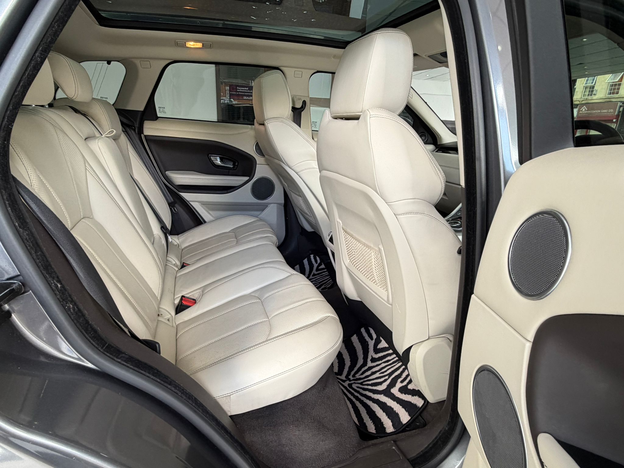 Land Rover Range Rover Evoque Autobiography (2016) image 1