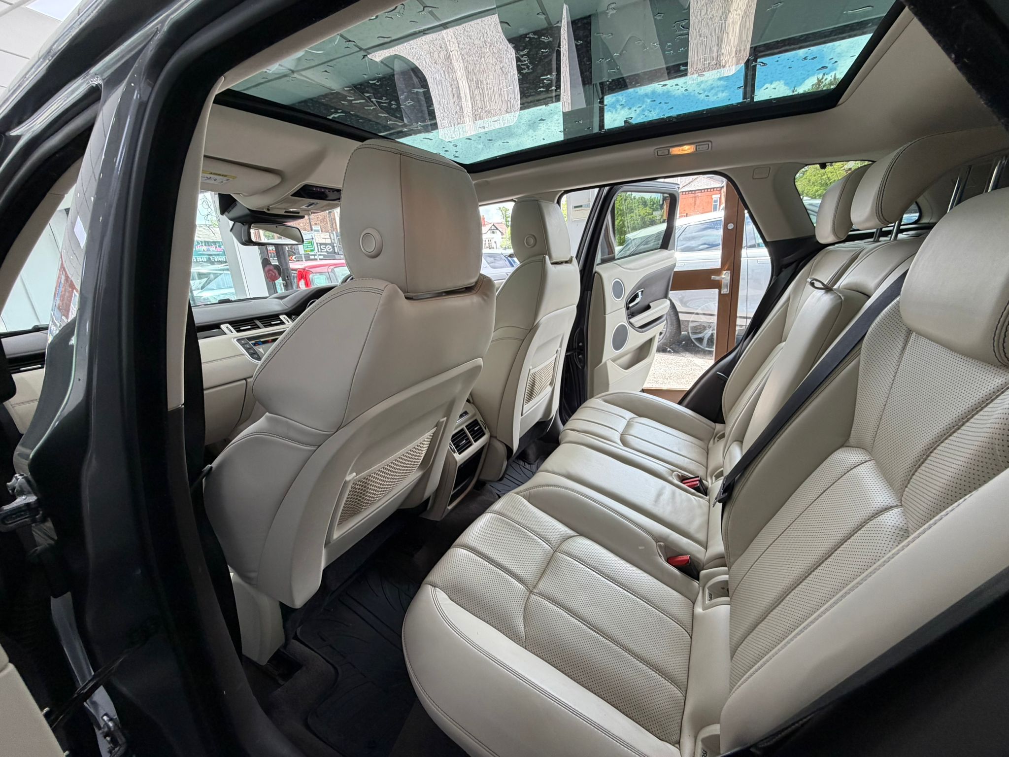 Land Rover Range Rover Evoque Autobiography (2016) image 13