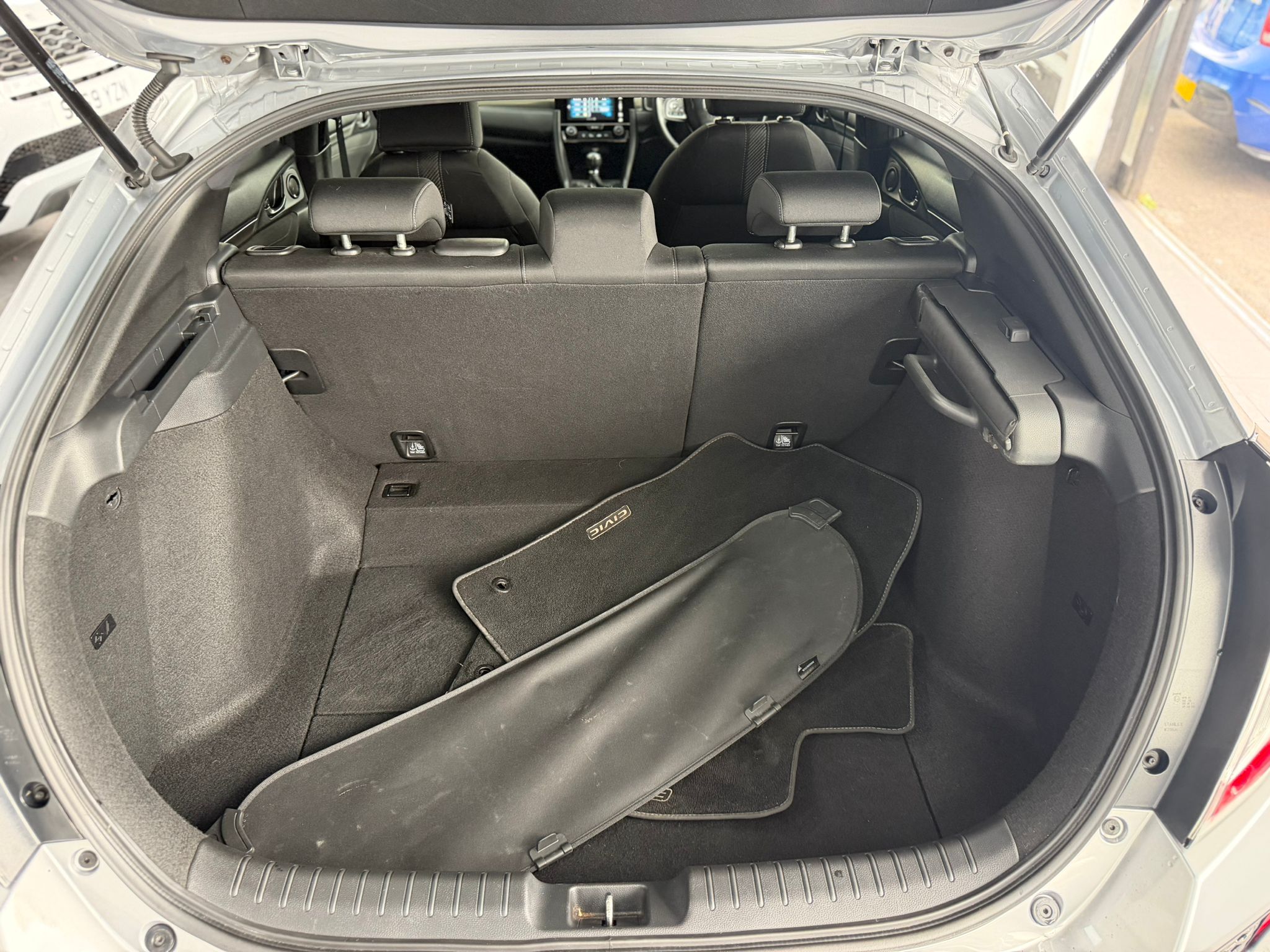 Honda Civic 1.0 VTEC Turbo SR Euro 6 (s/s) 5dr image 16