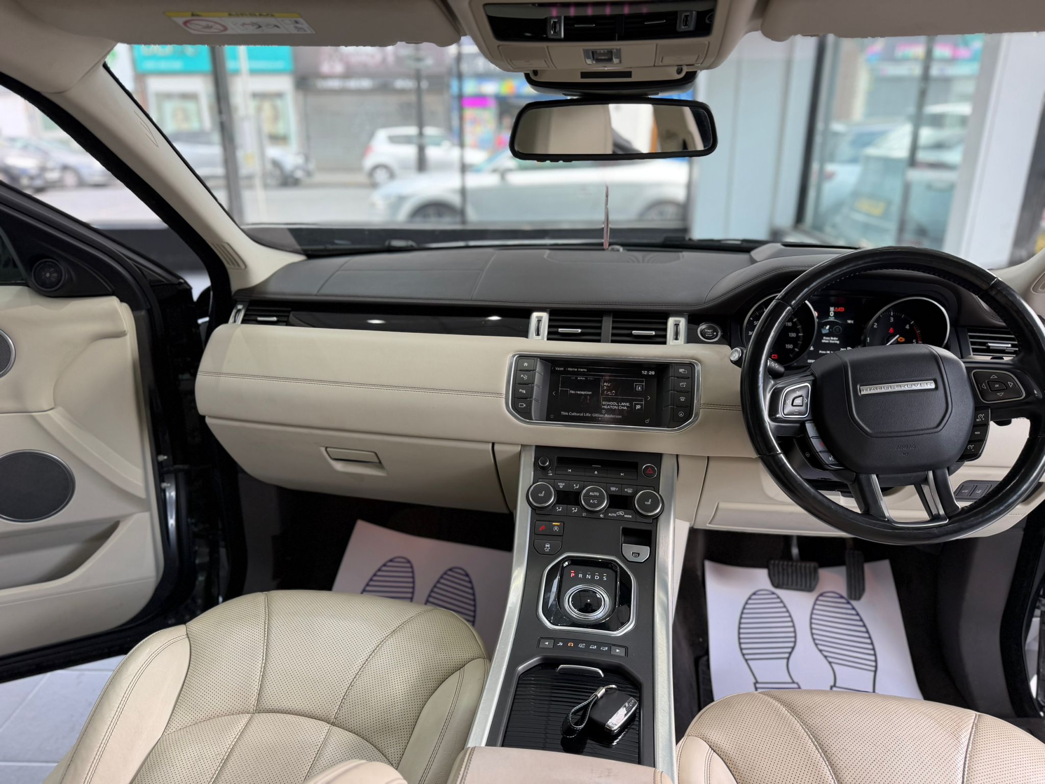 Land Rover Range Rover Evoque Autobiography (2016) image 24