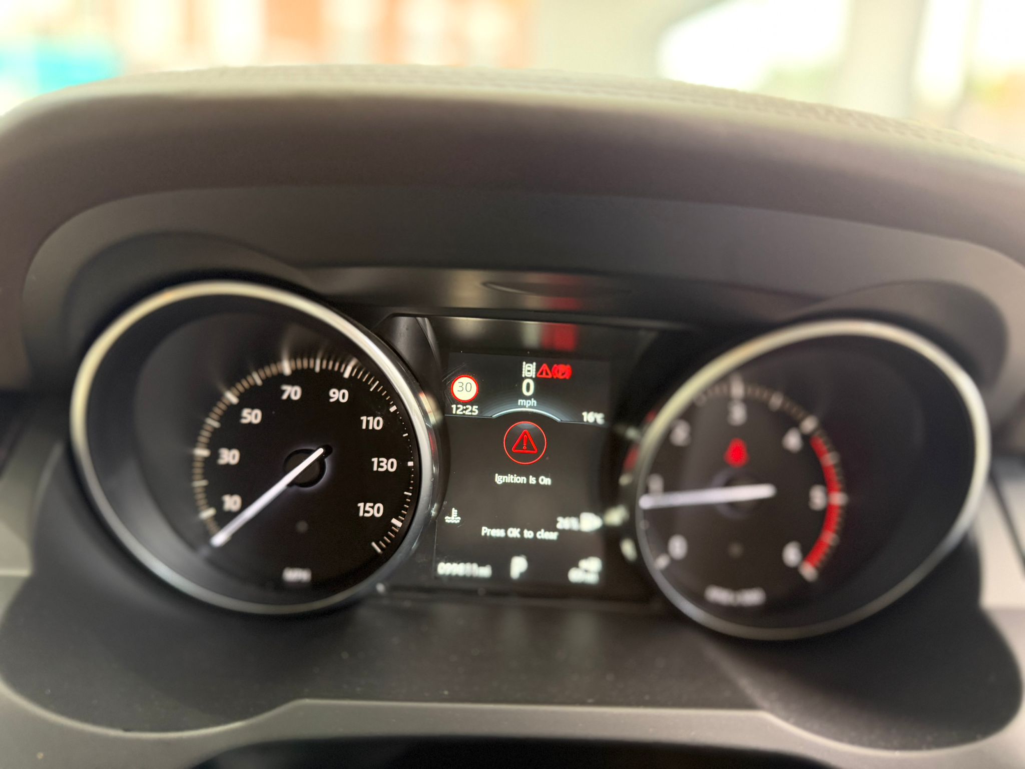 Land Rover Range Rover Evoque Autobiography (2016) image 30