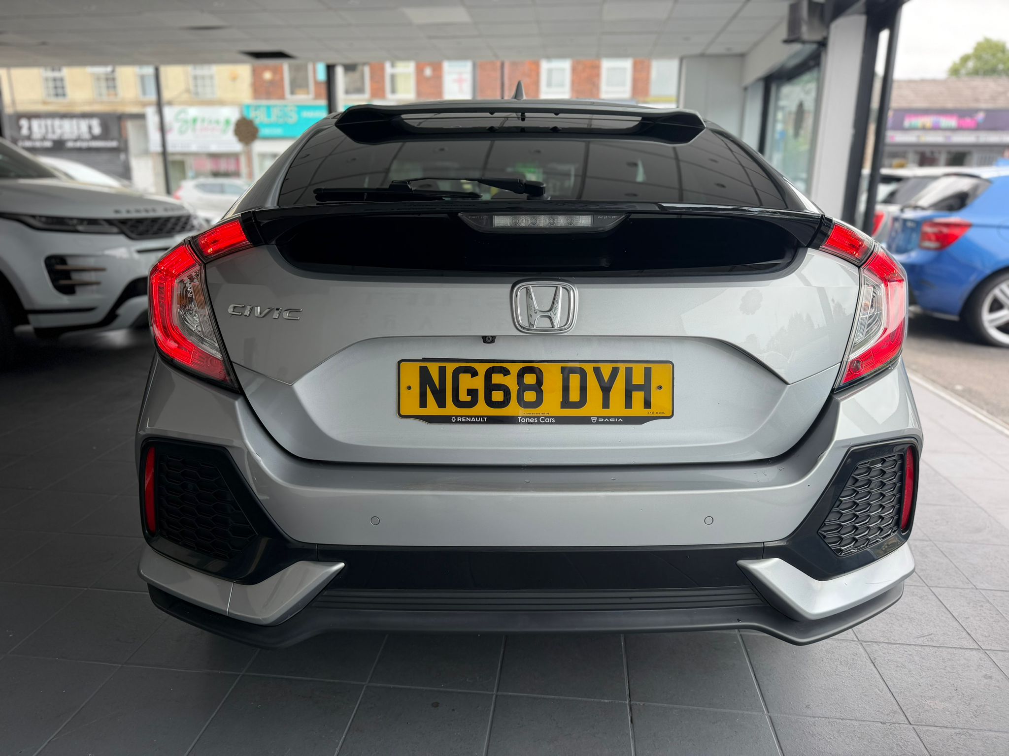 Honda Civic 1.0 VTEC Turbo SR Euro 6 (s/s) 5dr image 4