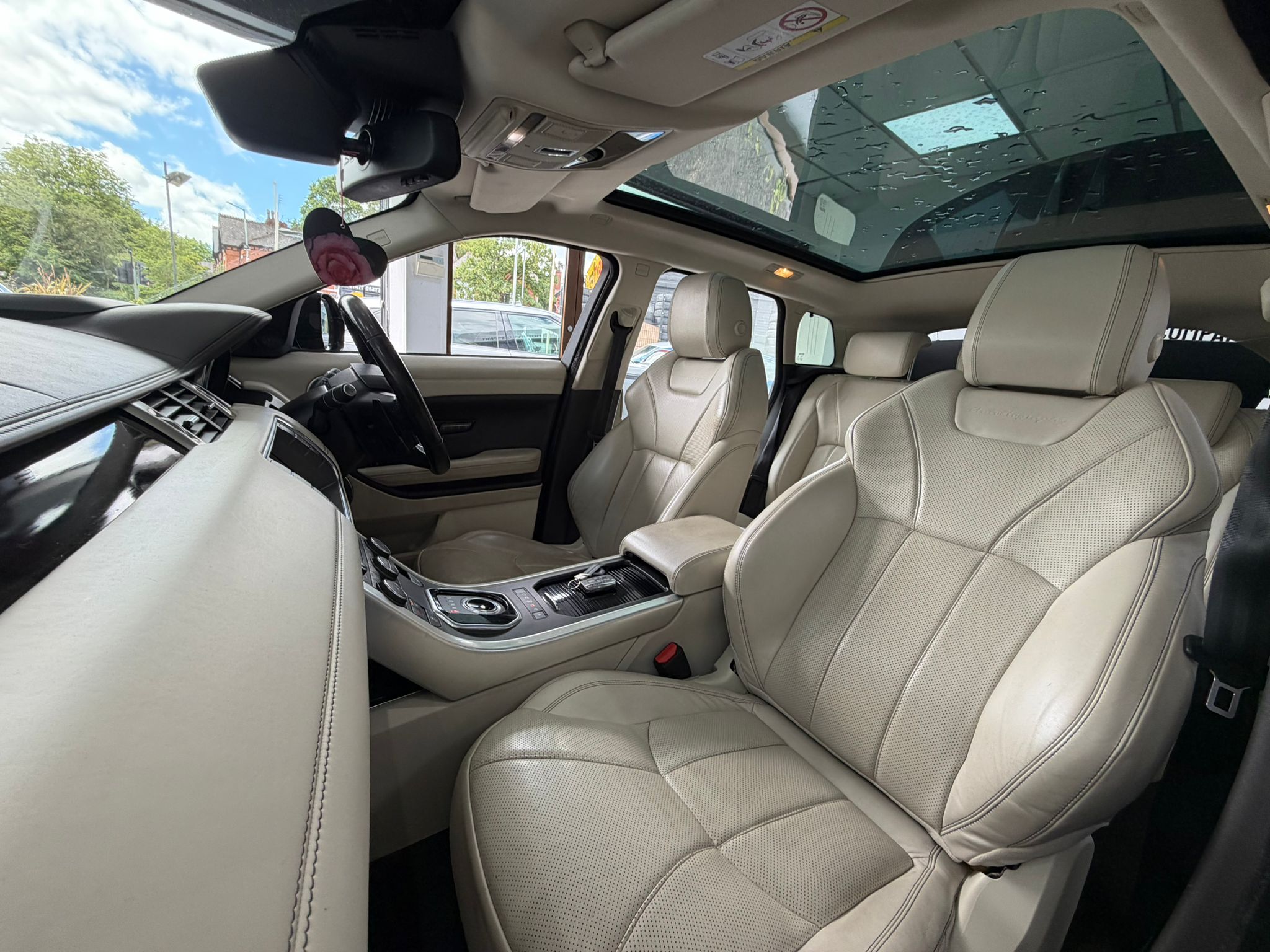 Land Rover Range Rover Evoque Autobiography (2016) image 6