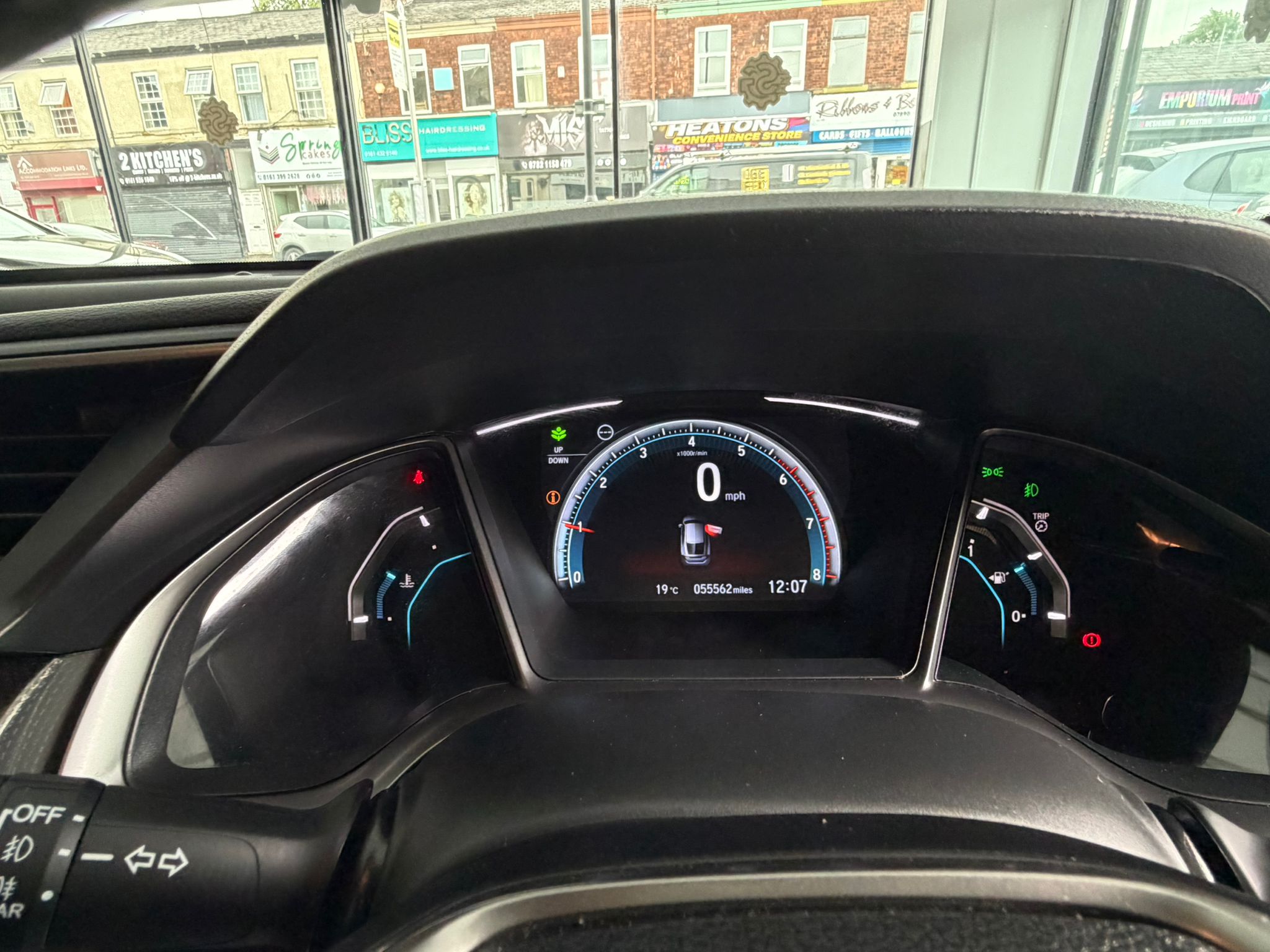 Honda Civic 1.0 VTEC Turbo SR Euro 6 (s/s) 5dr image 9