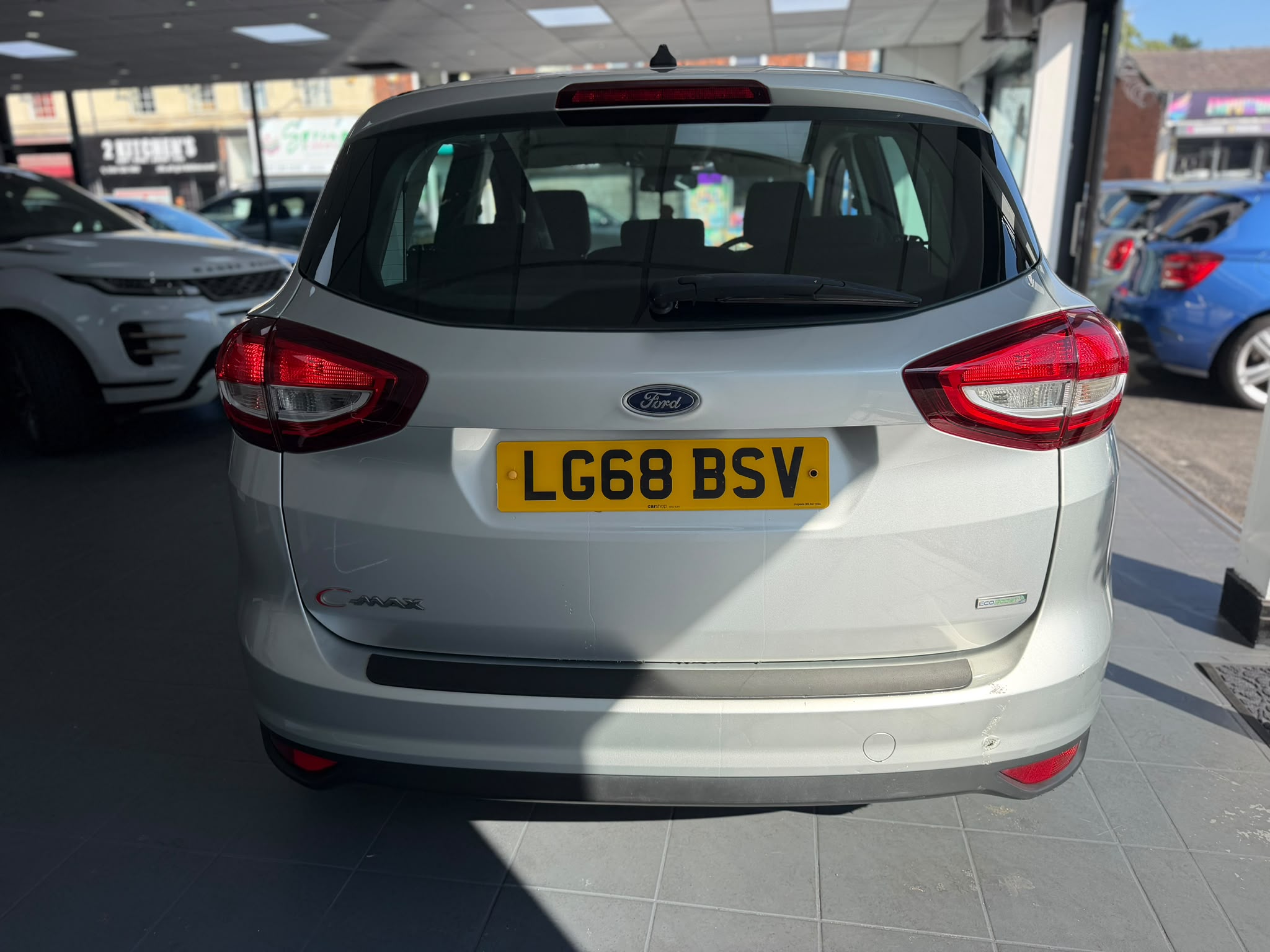 Ford C-Max Titanium image 12