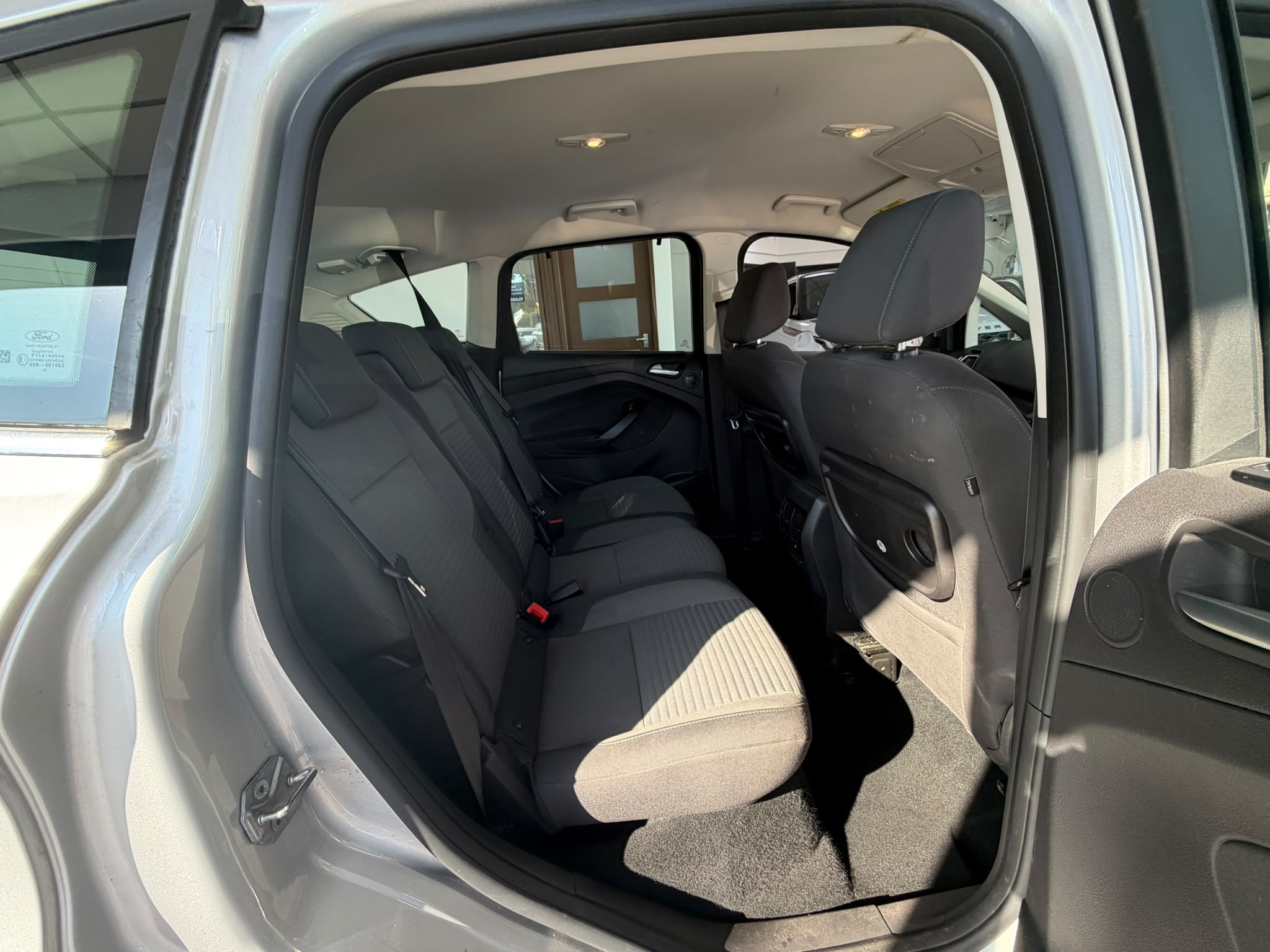 Ford C-Max Titanium image 15