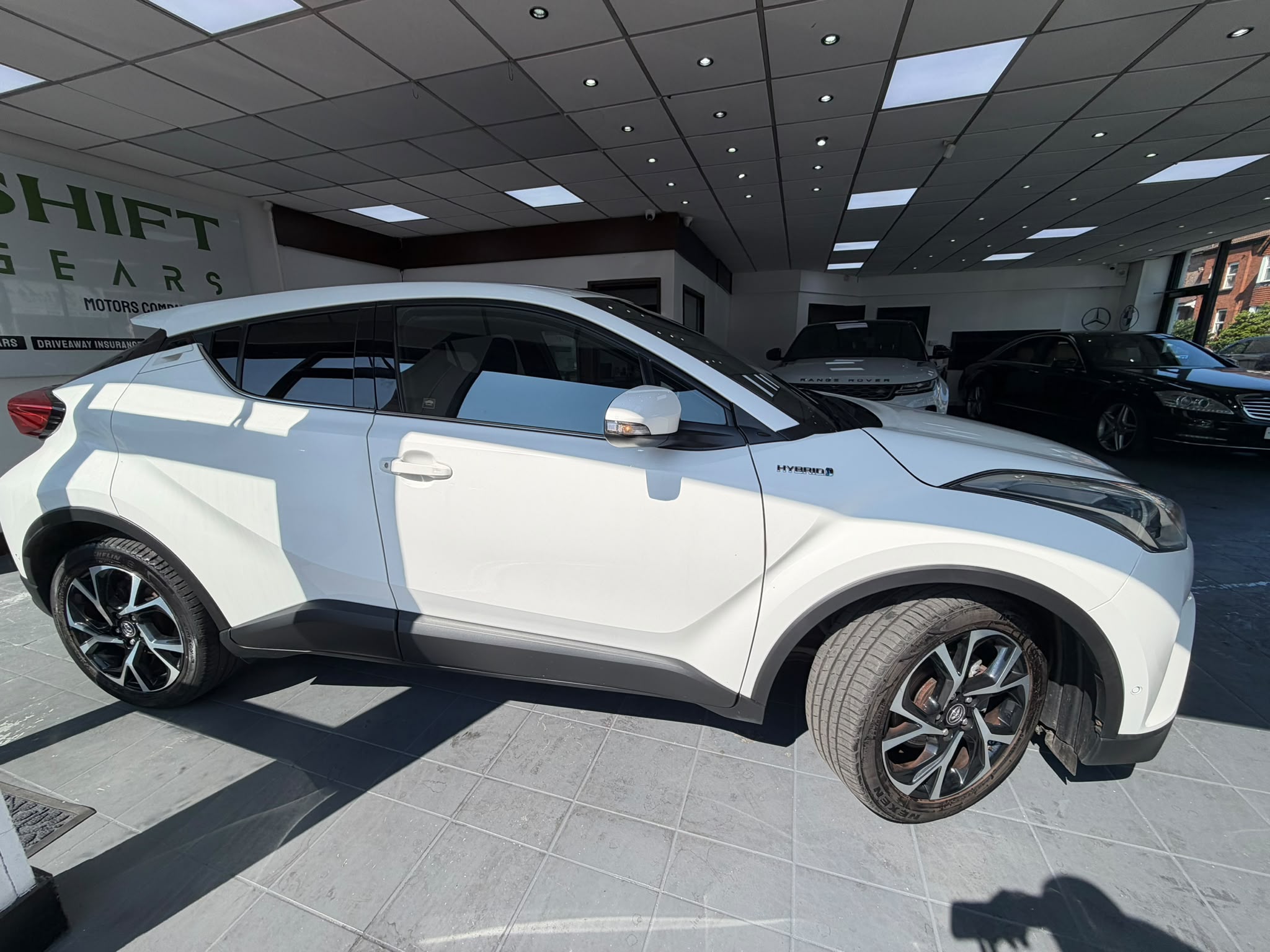2019 Toyota C-HR Design 1.8 VVT-h Hybrid CVT image 1