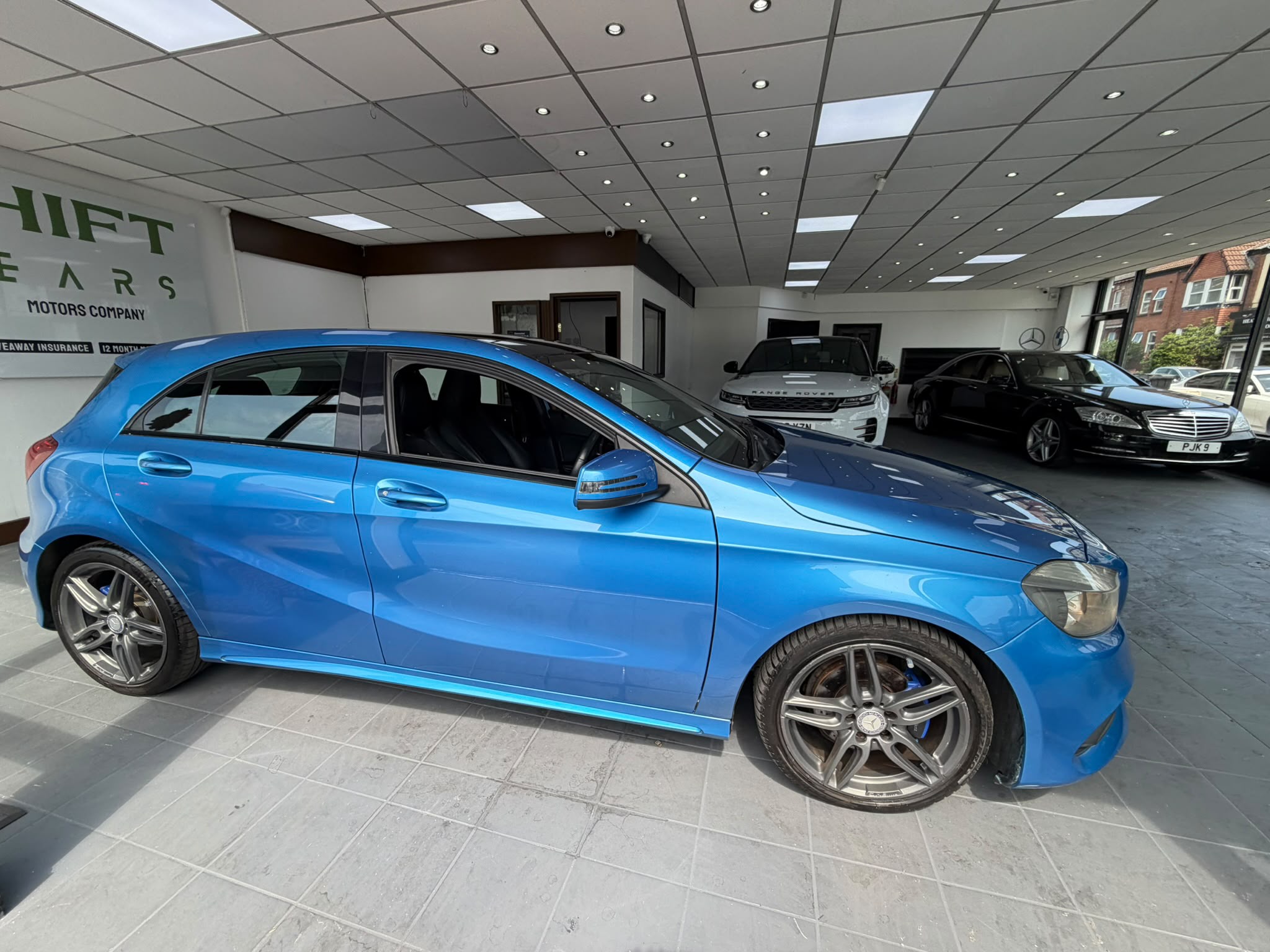Mercedes-Benz A 200 d AMG Line image 1