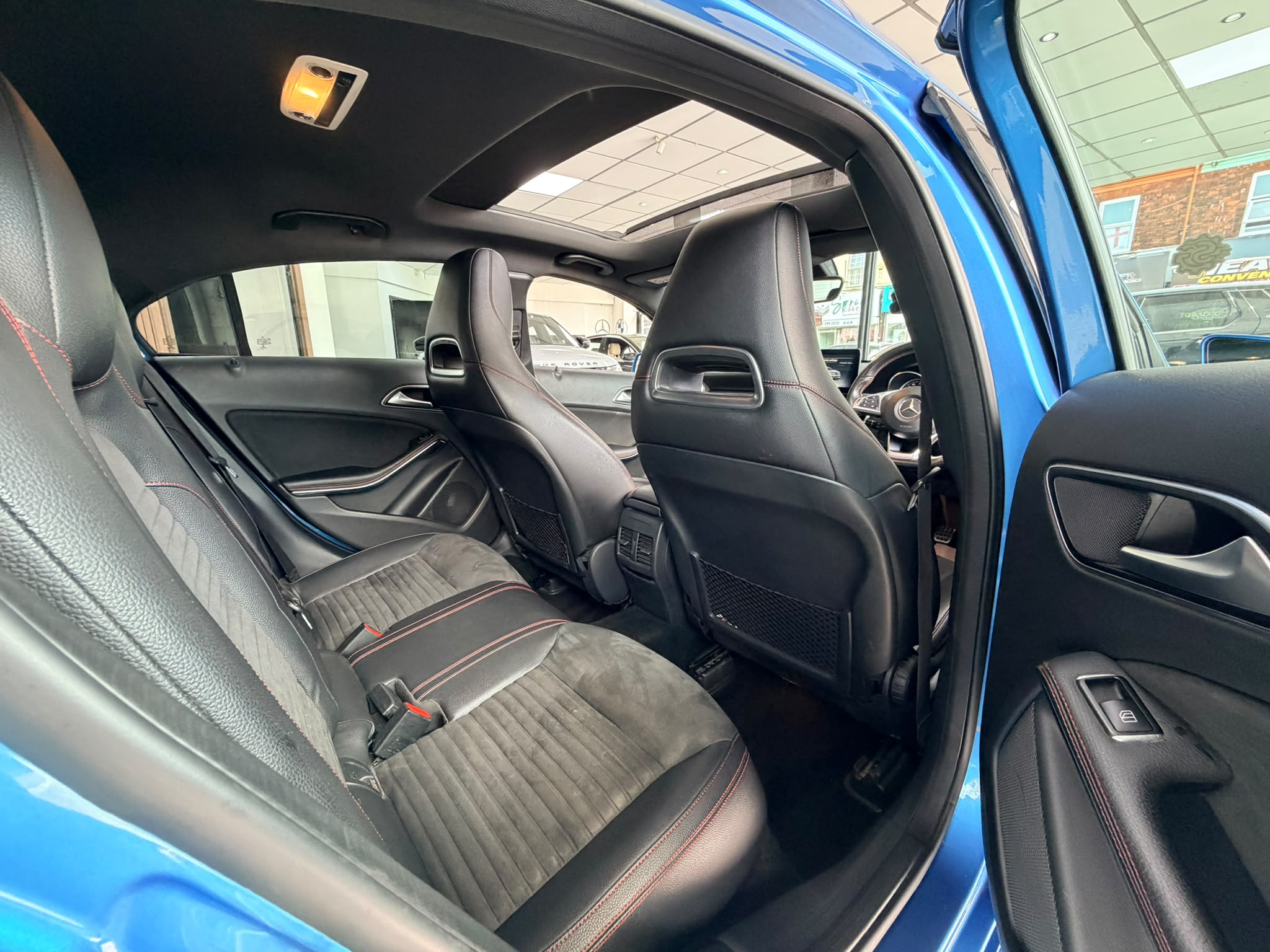 Mercedes-Benz A 200 d AMG Line image 5