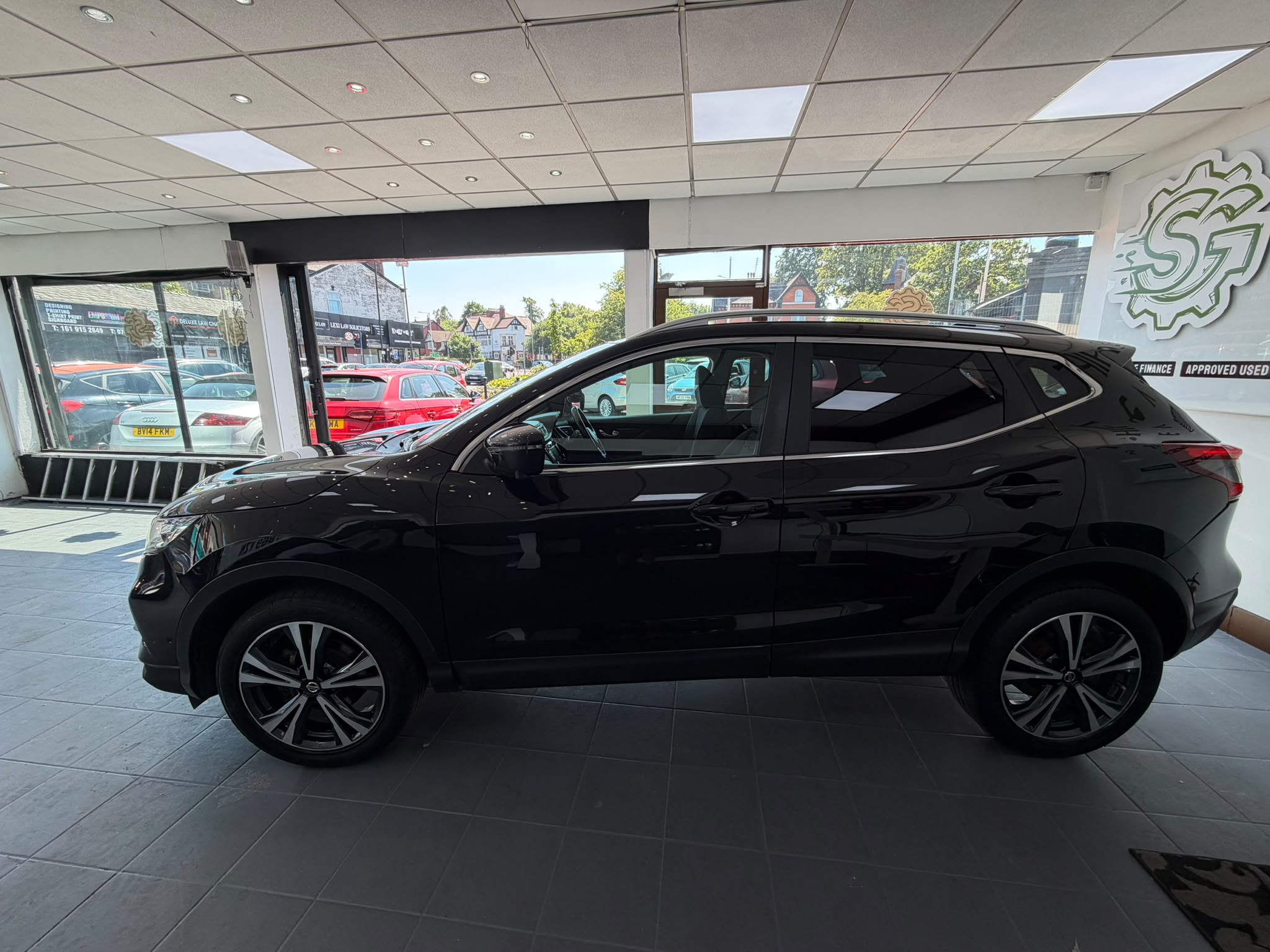 Nissan Qashqai 1.3 Dig-T Euro 6 (s/s) 5DR image 2