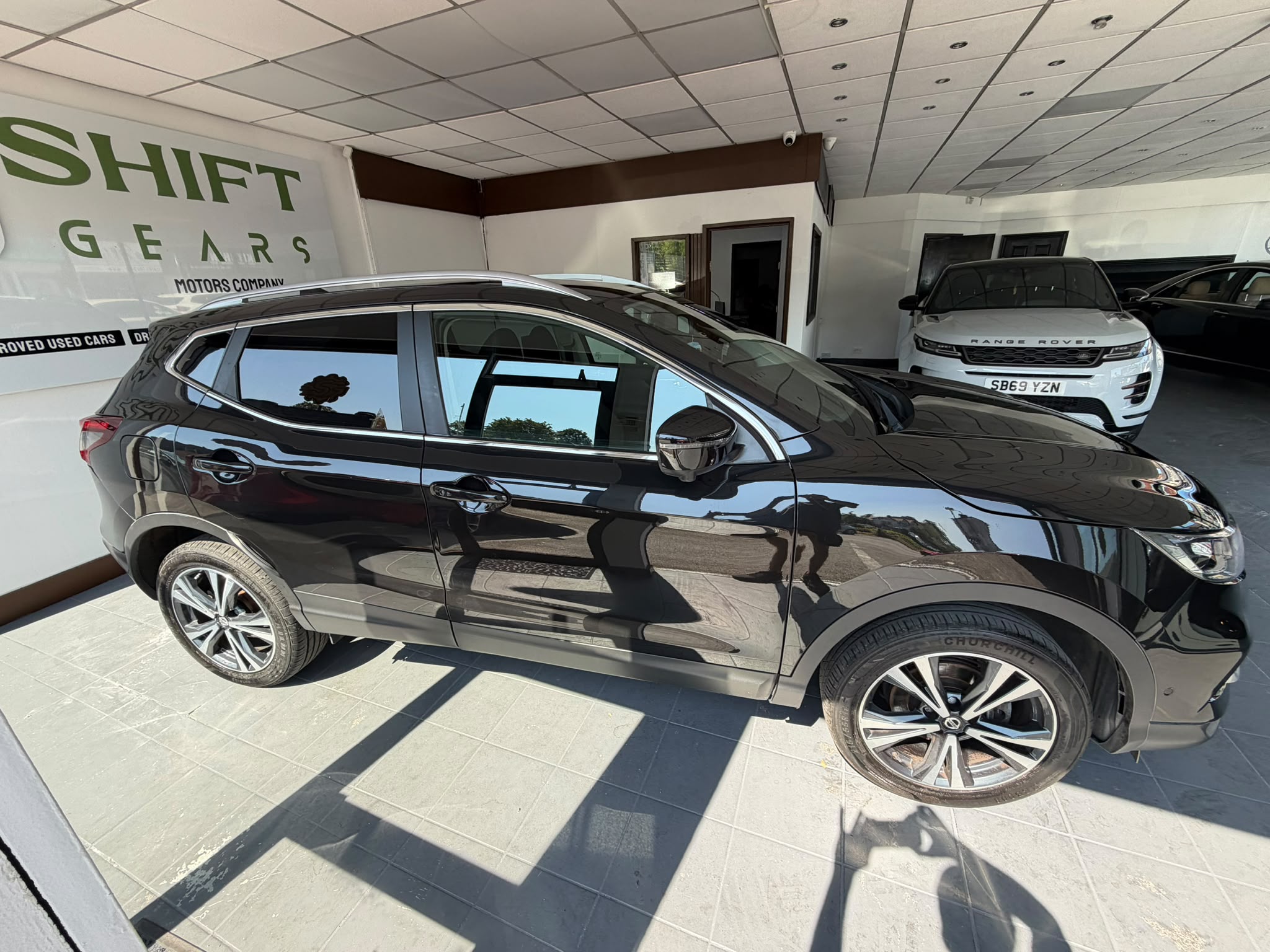 Nissan Qashqai 1.3 Dig-T Euro 6 (s/s) 5DR image 3