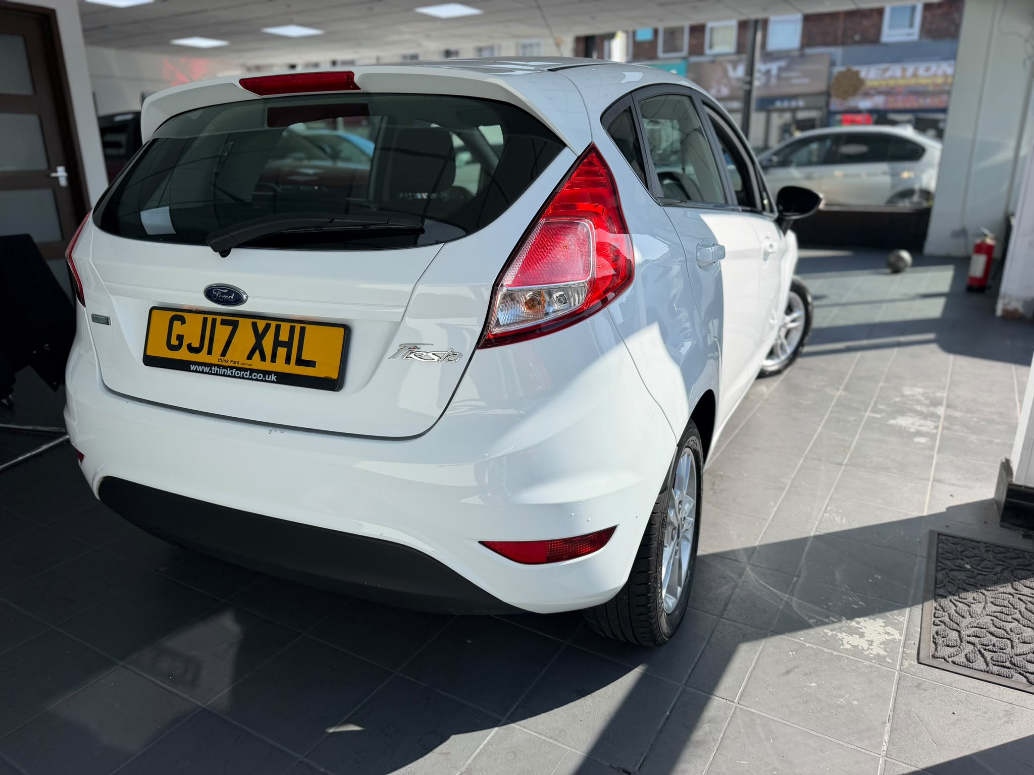 2017 Ford Fiesta 1.0T EcoBoost Zetec Hatchback 5dr Petrol Powershift Euro 6 (100 ps) image 5